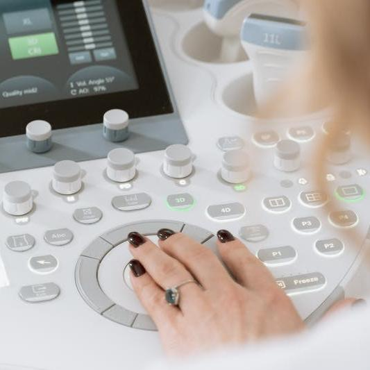 國家藥監(jiān)局關(guān)于實(shí)施《醫(yī)療器械生產(chǎn)監(jiān)督管理辦法》《醫(yī)療器械經(jīng)營監(jiān)督管理辦法》有關(guān)事項(xiàng)的通告(2022年第18號)